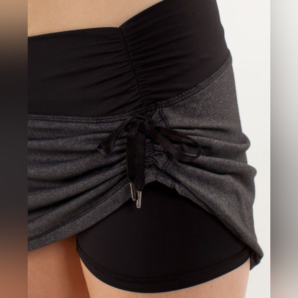 Lululemon Hot 'N Sweaty Skirt Skort Black/Black Heather Size 10 - Picture 10 of 11